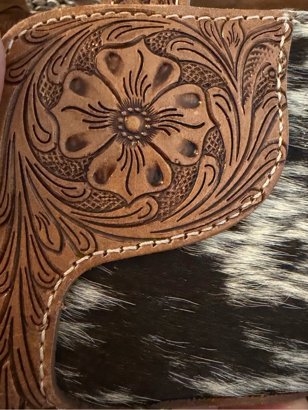 🤠  Sensational Myra Bag Hand-Tooled Leather & Cowhide Wristlet Wallet! 4"x 8" - Picture 7 of 11